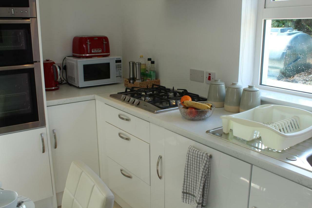 Bunlin Heights Self Catering Studio Milford Exterior photo