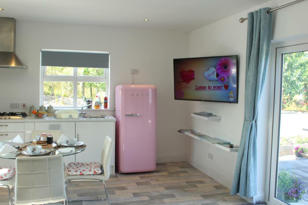 Bunlin Heights Self Catering Studio Milford Exterior photo