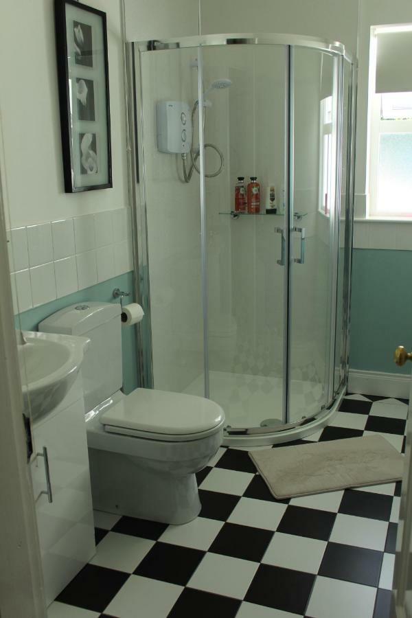 Bunlin Heights Self Catering Studio Milford Exterior photo