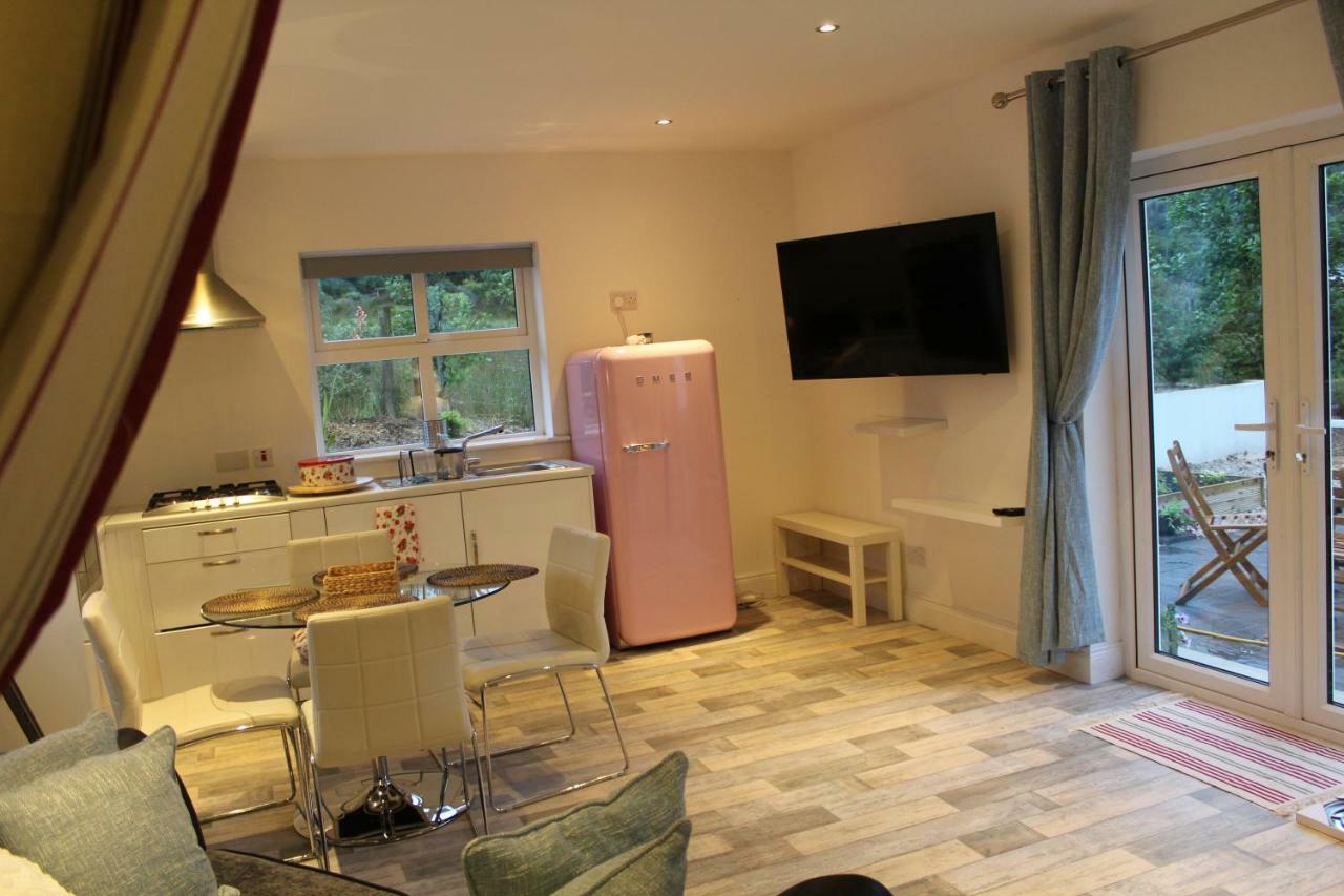 Bunlin Heights Self Catering Studio Milford Exterior photo